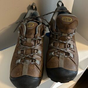 Keen Hiking Shoes with Rugged Design